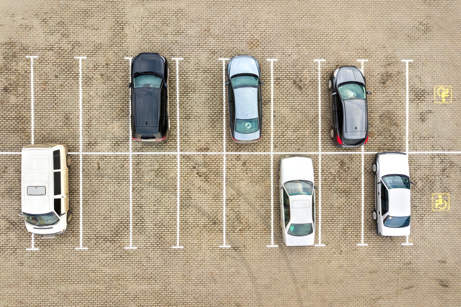 Usterki w systemach zarządzania parkingiem – diagnostyka i naprawa