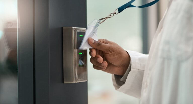 Diagnostyka i naprawa systemów kontroli dostępu – najczęstsze awarie