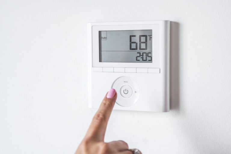 Problemy z regulacją temperatury w systemach grzewczych – skuteczne rozwiązania