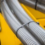 Jak efektywnie wykorzystać peszle w instalacjach elektrycznych i hydraulicznych
