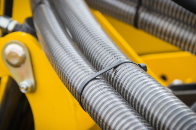 Jak efektywnie wykorzystać peszle w instalacjach elektrycznych i hydraulicznych
