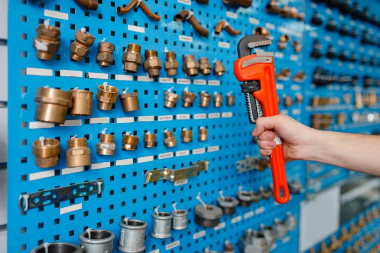 Profesjonalne narzędzia ręczne dla hydraulików i elektryków