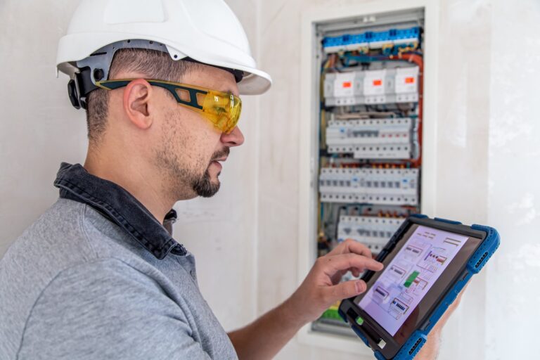 Usterki w systemach zarządzania energią – jak skutecznie diagnozować