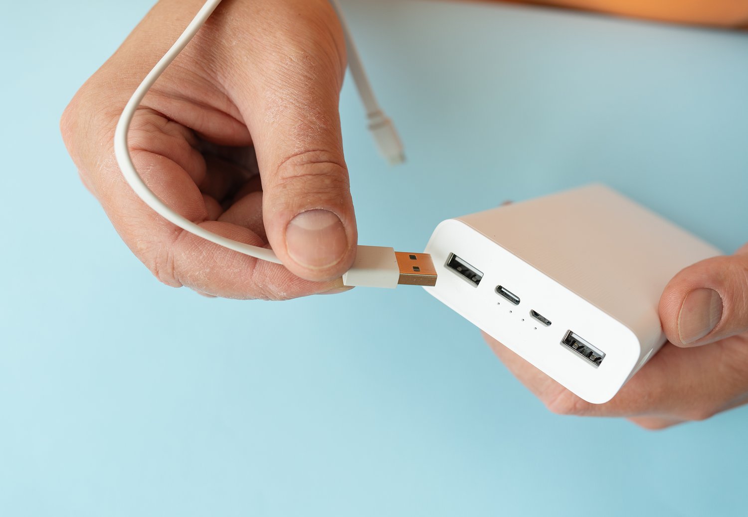 Dlaczego gniazdko USB nie ładuje urządzeń? Diagnostyka i wymiana