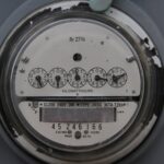 Jak wybrać odpowiedni licznik energii elektrycznej do instalacji domowej i przemysłowej