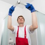 Problem z głośno pracującym wentylatorem w łazience? Diagnostyka i naprawa