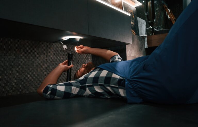 Problem z niedziałającym oświetleniem podszafkowym? Diagnoza połączeń