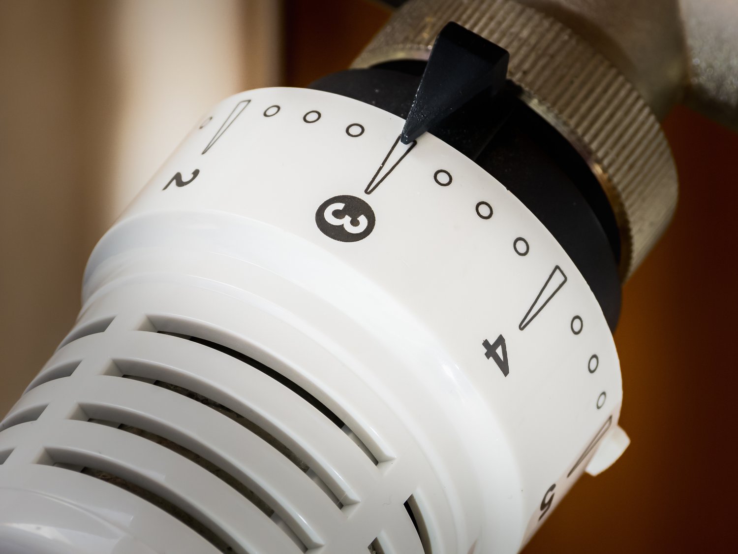 Problem z niedziałającym termostatem pokojowym? Sprawdzanie i kalibracja