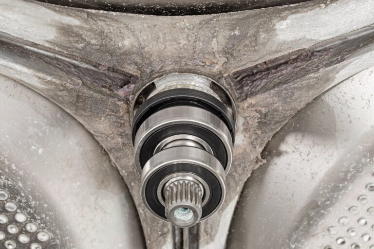 Problem z przeciekającym zaworem przy pralce? Wymiana uszczelki