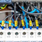 Jak prawidłowo oznaczać rozdzielnice elektryczne dla bezpieczeństwa