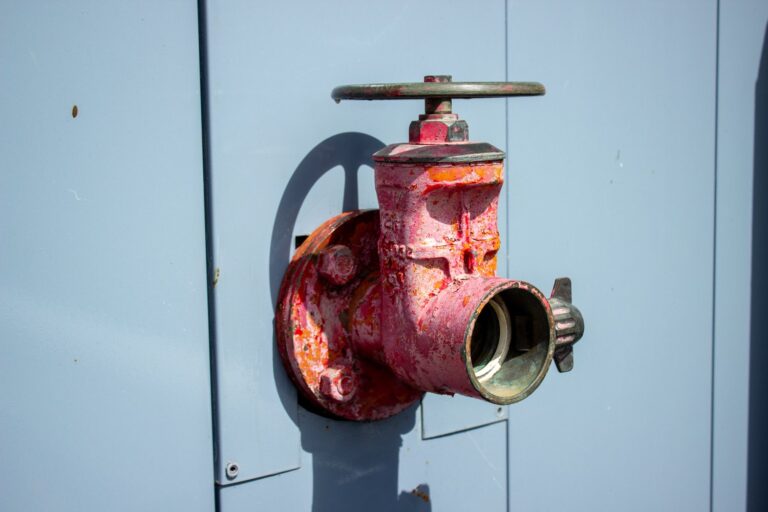 Jak prawidłowo wybrać i zainstalować hydrant przeciwpożarowy w budynku