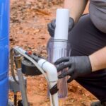 Problem z cieknącym złączem przy filtrze wody? Wymiana uszczelek bez demontażu całego systemu