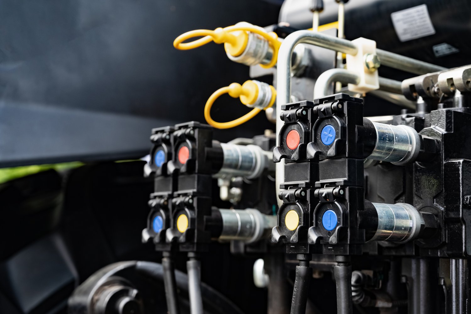 Jak wybrać odpowiedni zawór regulacyjny do systemu hydraulicznego